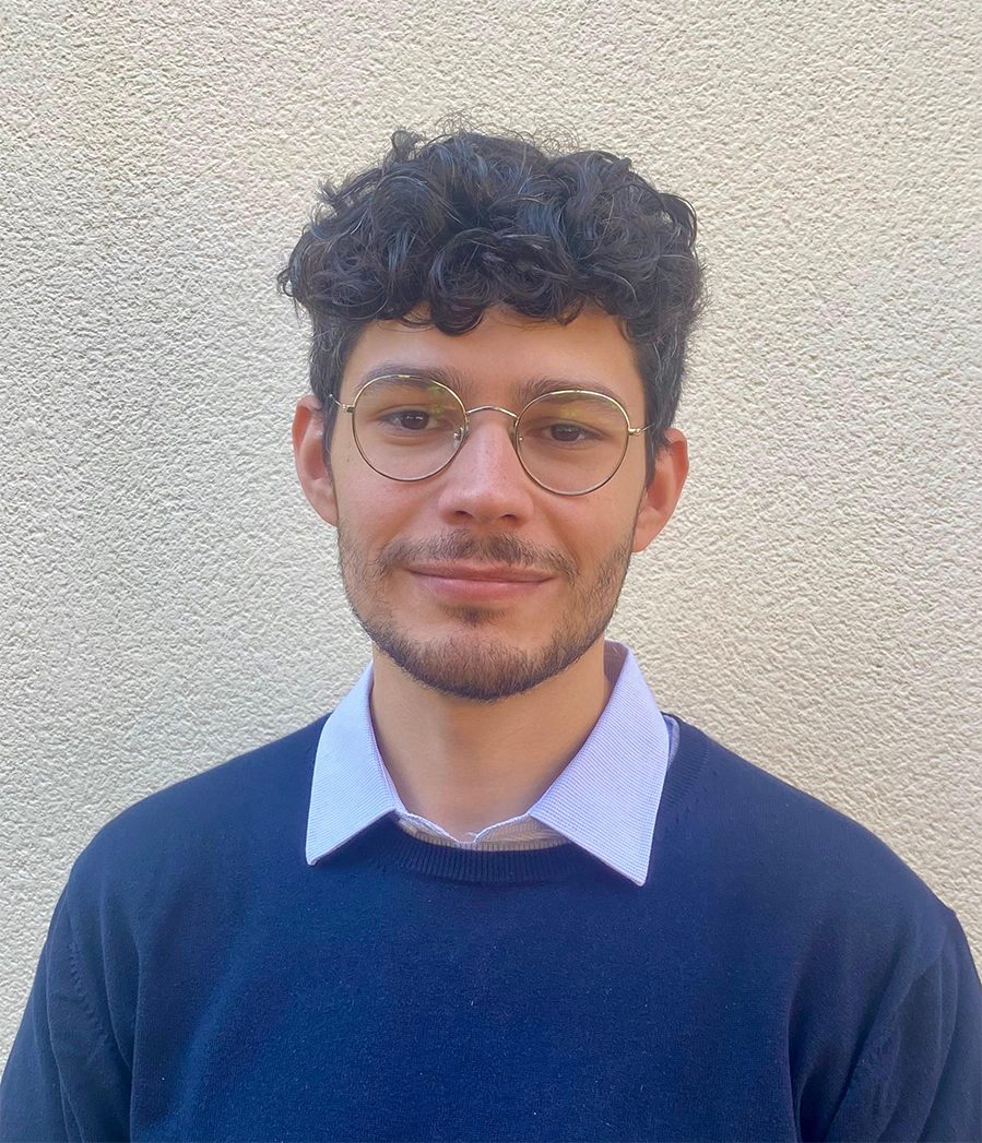 Nicolás  Zacarías : 1º - MAE